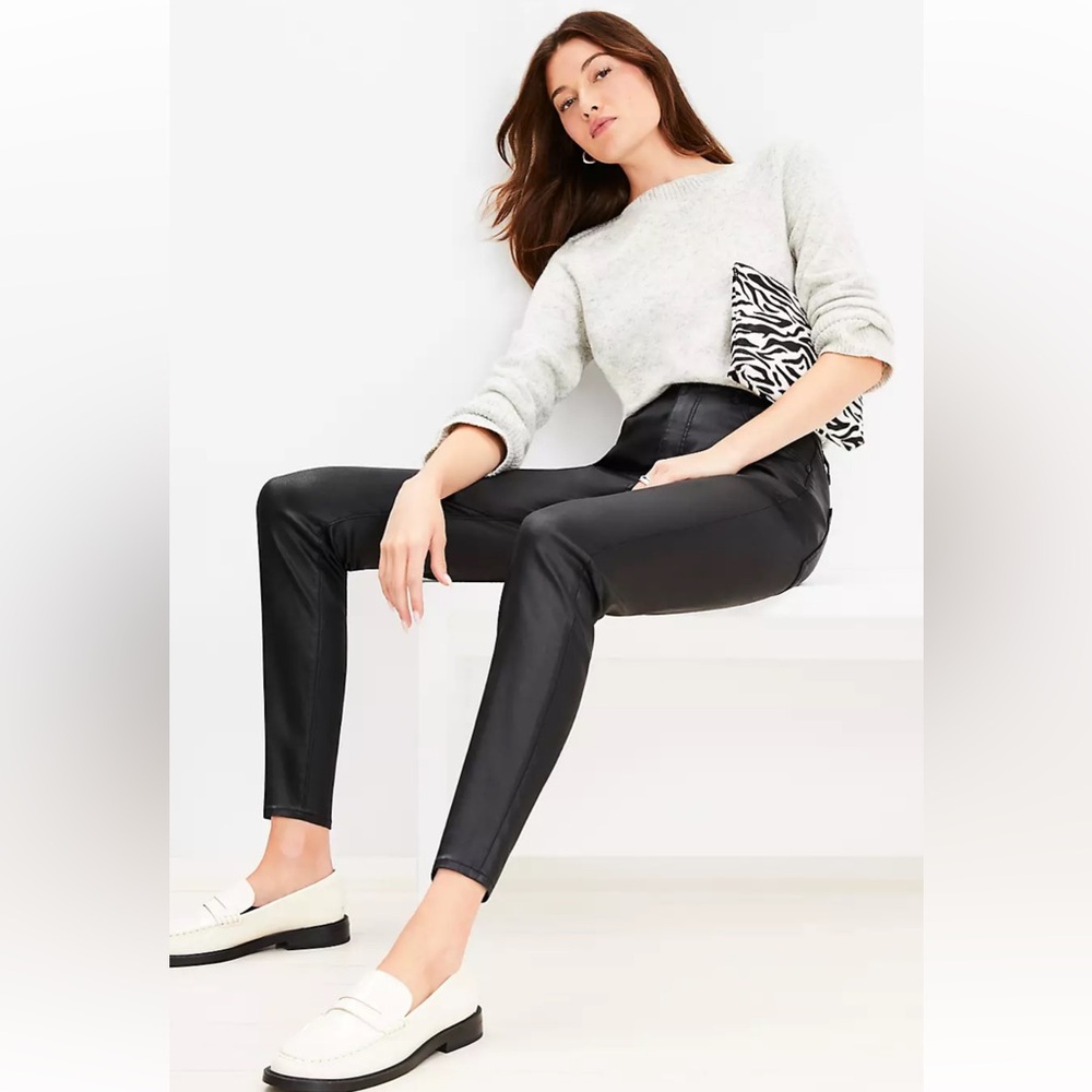Ann Taylor Super Form Fitting Coated Skinny Jeans 👖 In Charcoal Black